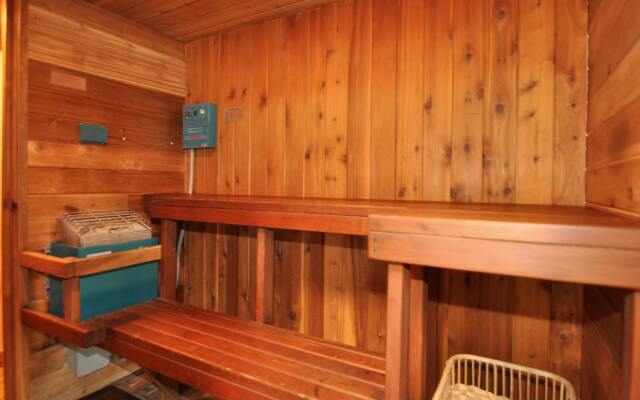 RiverTree Inn & Suites