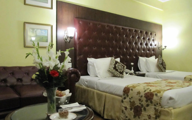 Hotel Ritz Plaza