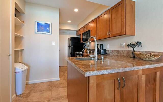 Lokelani #C104 - 1 Br condo by RedAwning