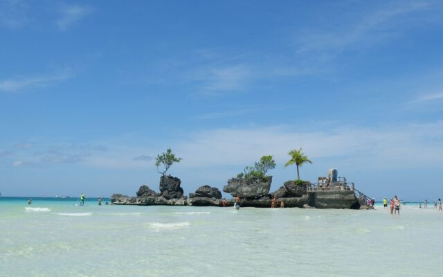 Luxx Boutique Boracay