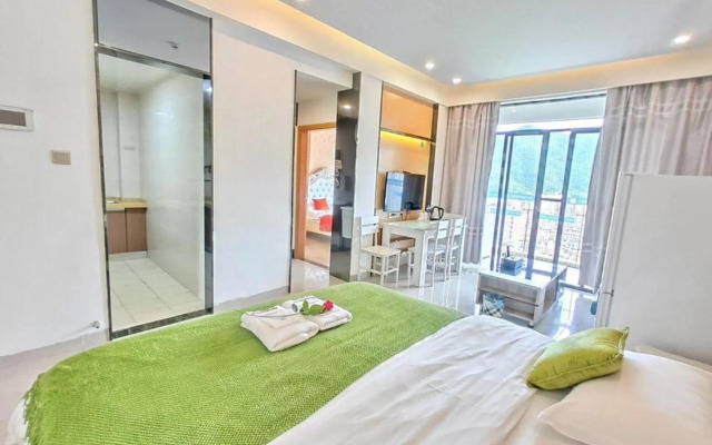 Tianqin Mushang Hotel Apartment (Huizhou Dayawan Western District Century City)