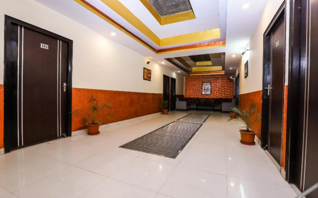 Vasundhra Heights Hotel