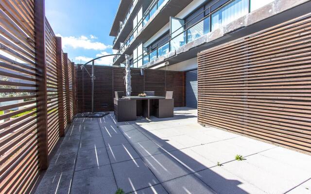 Expo River Side by Homing