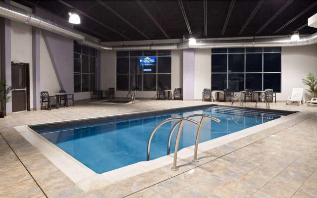 Microtel Inn & Suites by Wyndham Kirkland Lake