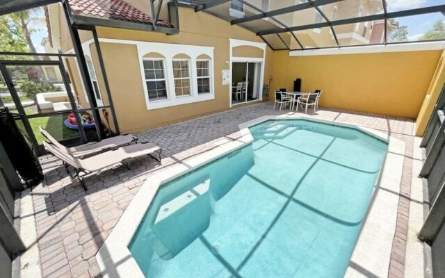 Villa Azul 4 Bedroom Townhouse by RedAwning