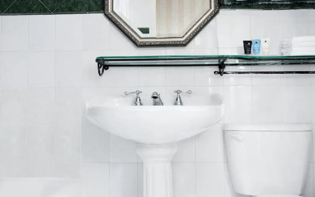 Crowne Plaza Hotel-Niagara Falls/Falls View