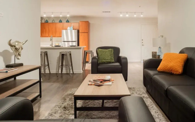 Upstay - Condo With Pool-gym-games-bbq - Walk to Uoft