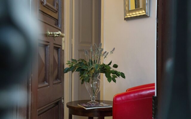 Opening Doors Aribau