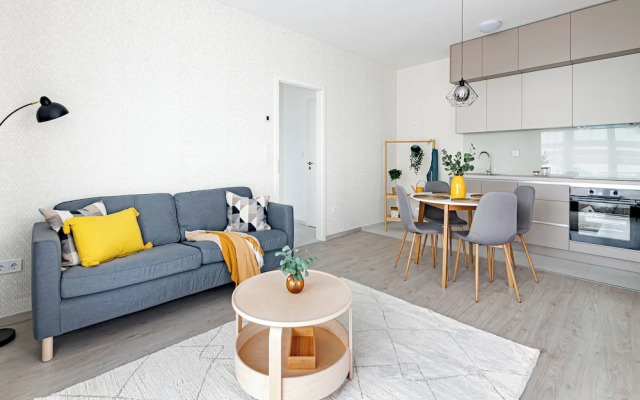 WestSide Garden Apartments by Urbanrent