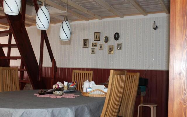 Posti Holiday Home