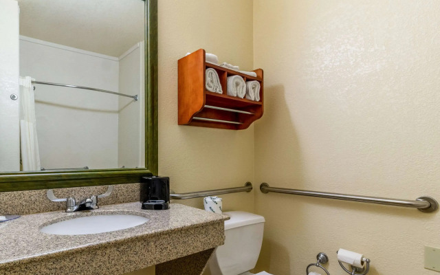 Quality Inn Texas City I-45