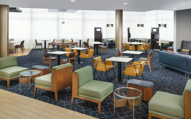 Holiday Inn Hotel Woodland Hills (Warner Ctr)