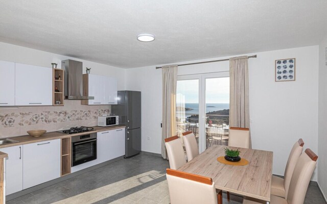 Beautiful Home in Kanica With Wifi and 2 Bedrooms
