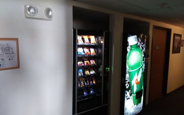 Capital O Amerihost Inn and Suites Kingdom City Hwy 54 MO