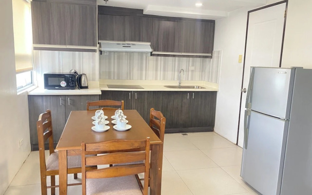Gilmore Tower Suites By SMS Hospitality