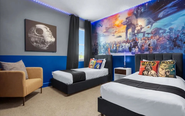 Upstay - Movie Mansion w Cinema-pool Hot Tub-games