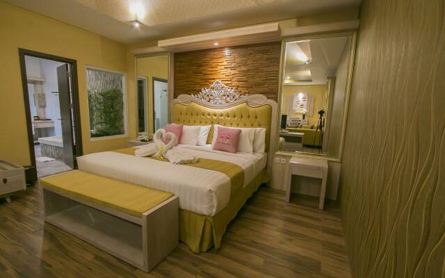 Flamingo Dewata Suite