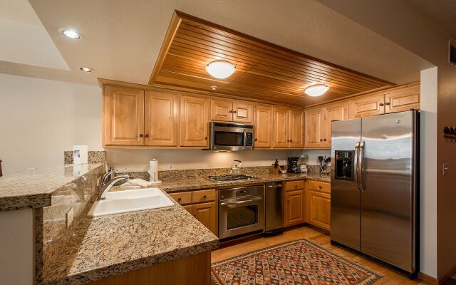 The Caledonian by All Seasons Resort Lodging