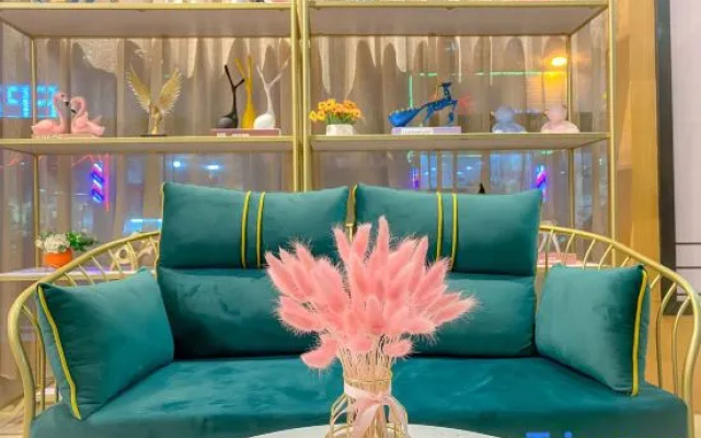 Yue Rui Fan Light Luxury Hotel