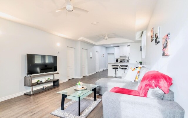 Bright and Modern 2BR Apartment With Netflix