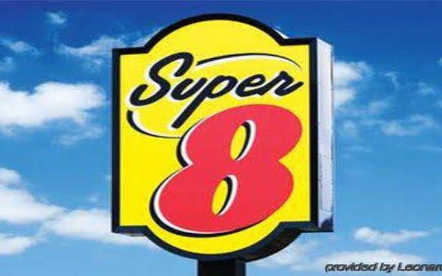 Super 8 by Wyndham Pingliang Xi Men Kou