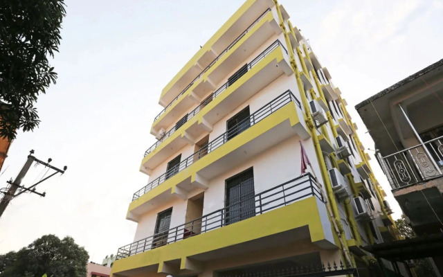 Oyo Flagship 45852 Hotel Happy Journey
