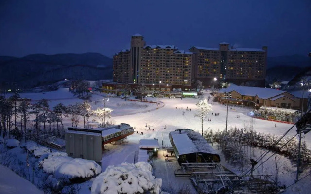 Hansol Oakvalley Resort Ski Village