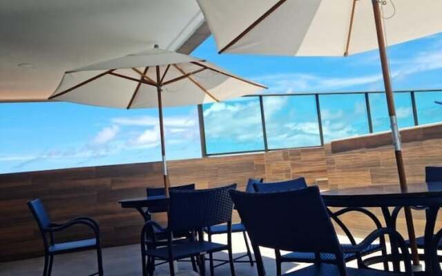 Flat Charmoso Vista Mar by La Playa