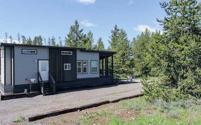 Hickory-dickory Hollow