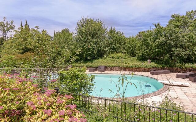 Quaint Mansion in Aquitaine estate with private garden