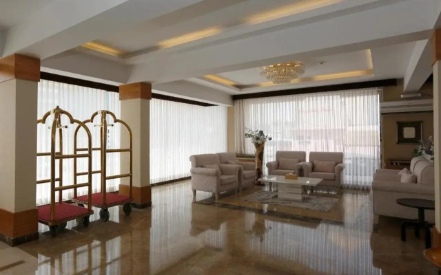 Hotelier Suites by Cantonal