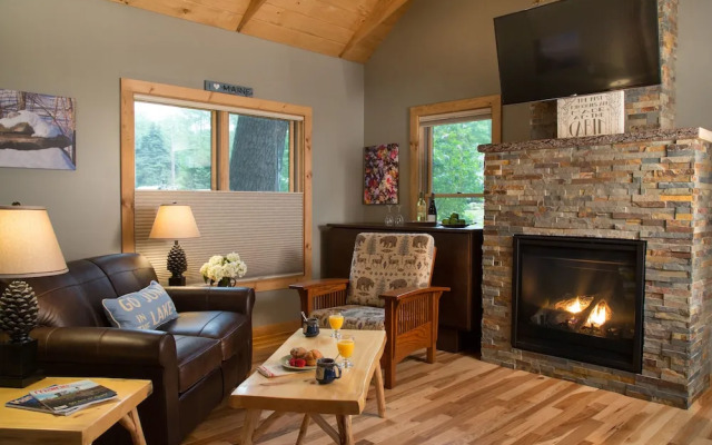 Wolf Cove Inn