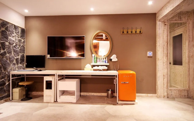 Daegu Dongdaegu Station London Boutique