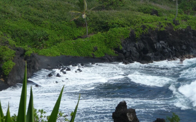 Central Maui Hostel