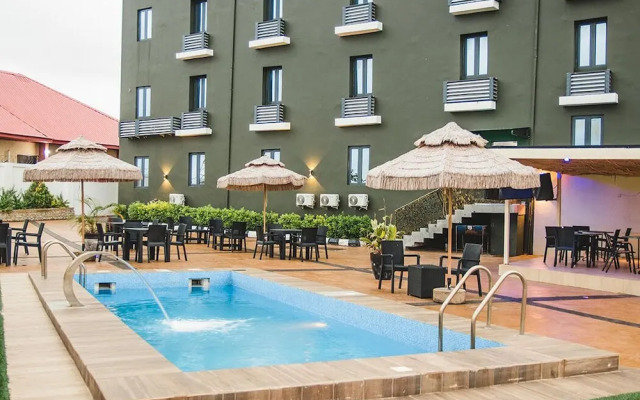 C to C Luxury Hotel and Suites
