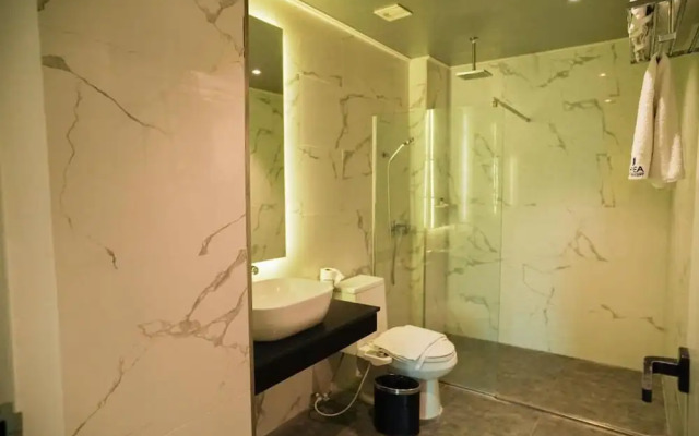 Dancenter Luxury Retreat Angeles City