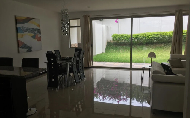 Las Yagrumas Condo Escazu
