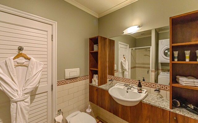 Premium 1BR Apartment at Princes Wharf