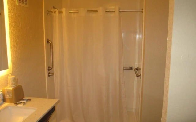 Motel 6 Charlotte, NC - Northlake