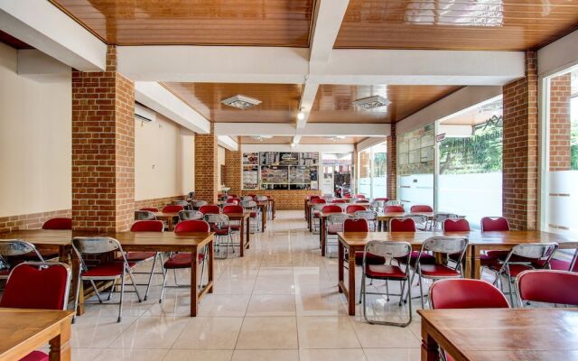 Collection O 93742 Sidodadi Hotel Dan Resto