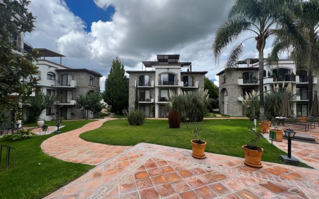 Holt - Amazing 2 BR in San Miguel