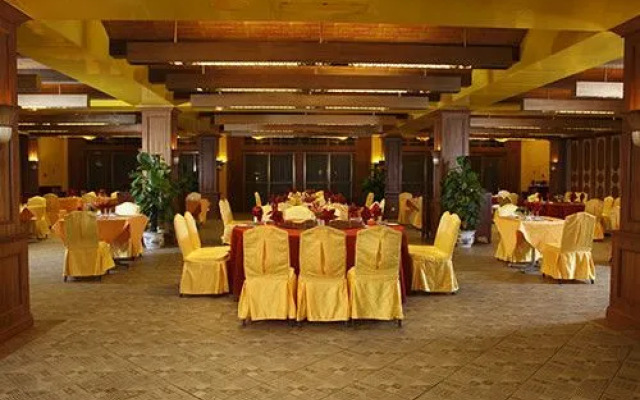 HNA Beach & Spa Resort