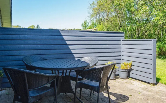 6 Person Holiday Home in Tarm