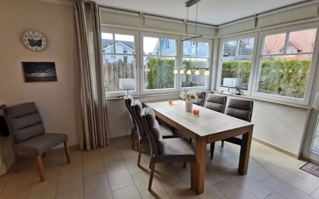 Strandburg Modern Retreat