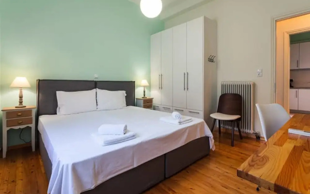 Upscale Modern Escape in the Historic Center