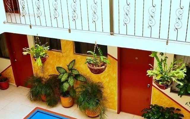 Hotel Quinta Paredes Inn