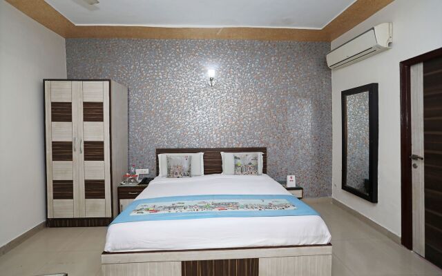 OYO 11005 Hotel Shanti Palace
