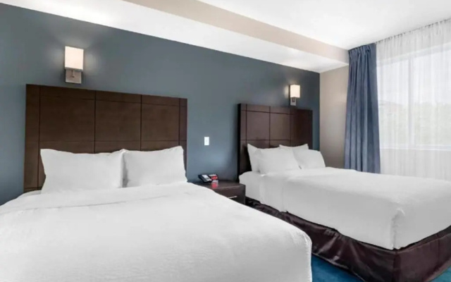 Hotel Louisbourg Montreal