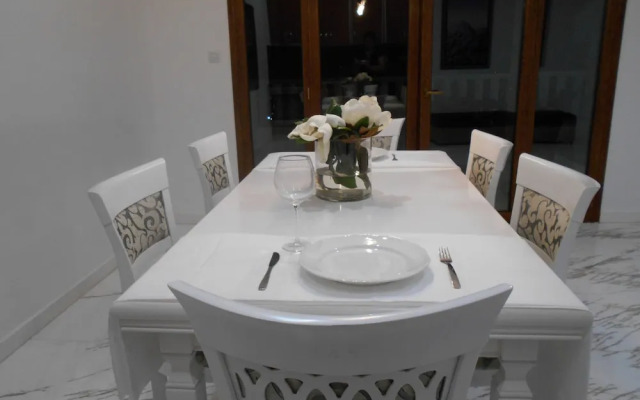 Kinira Beach Hotel