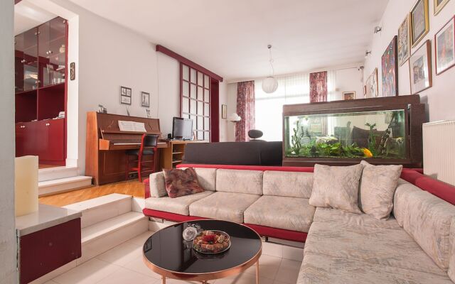 Urban Hostel & Apartments